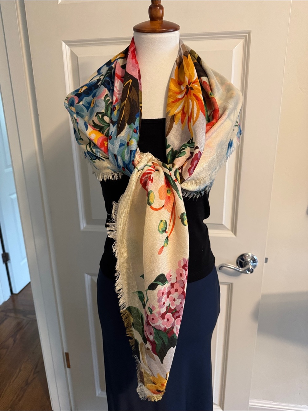Gucci Cream Floral Multi-Color Silk Wrap Scarf 💯 Authentic